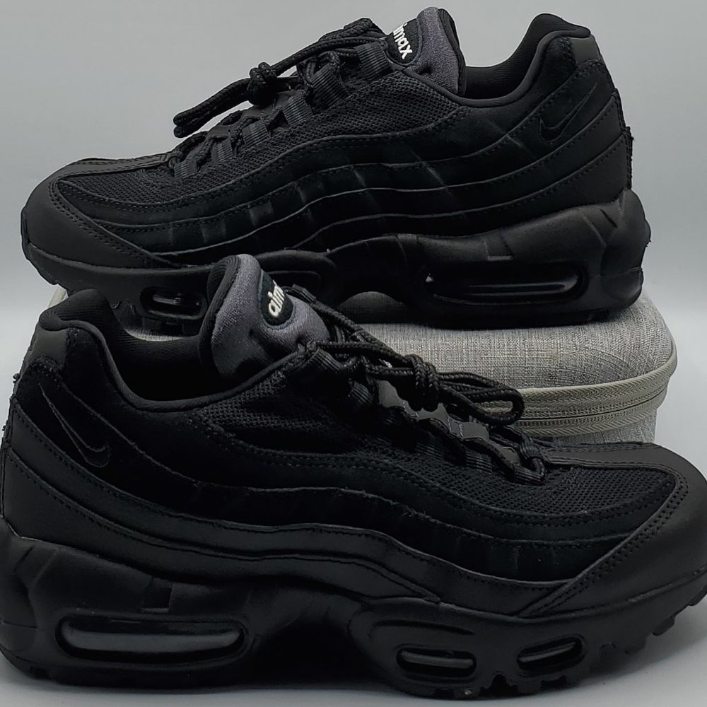 NIKE AIR MAX 95 ESSENTIAL TRIPLE BLACK Mens Size 6